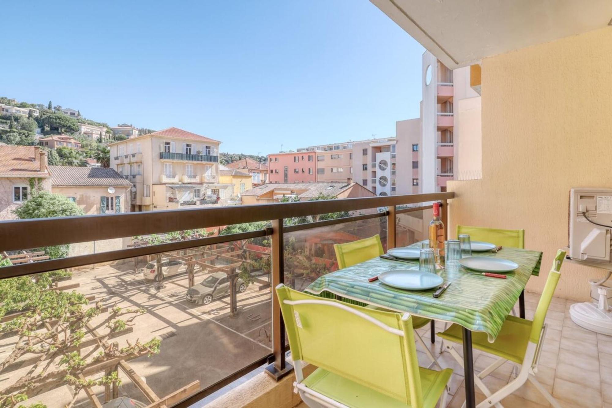 Lavandou - T2 In The City Center - 200 M From The Sea Le Lavandou Exterior photo